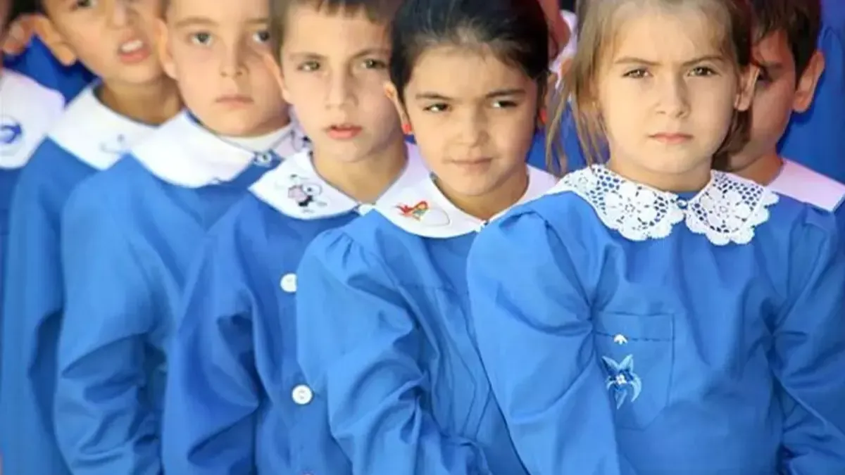Okul Kıyafetleri Nasıl Olacak? 2025-2026 Eğitim Yılında Forma Devrimi