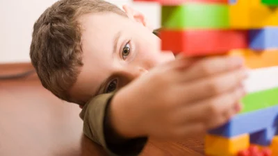 Otizm Nedir? Otizm Spektrum Bozukluğu’nun nedenleri, belirtileri ve tedavi yöntemlerini