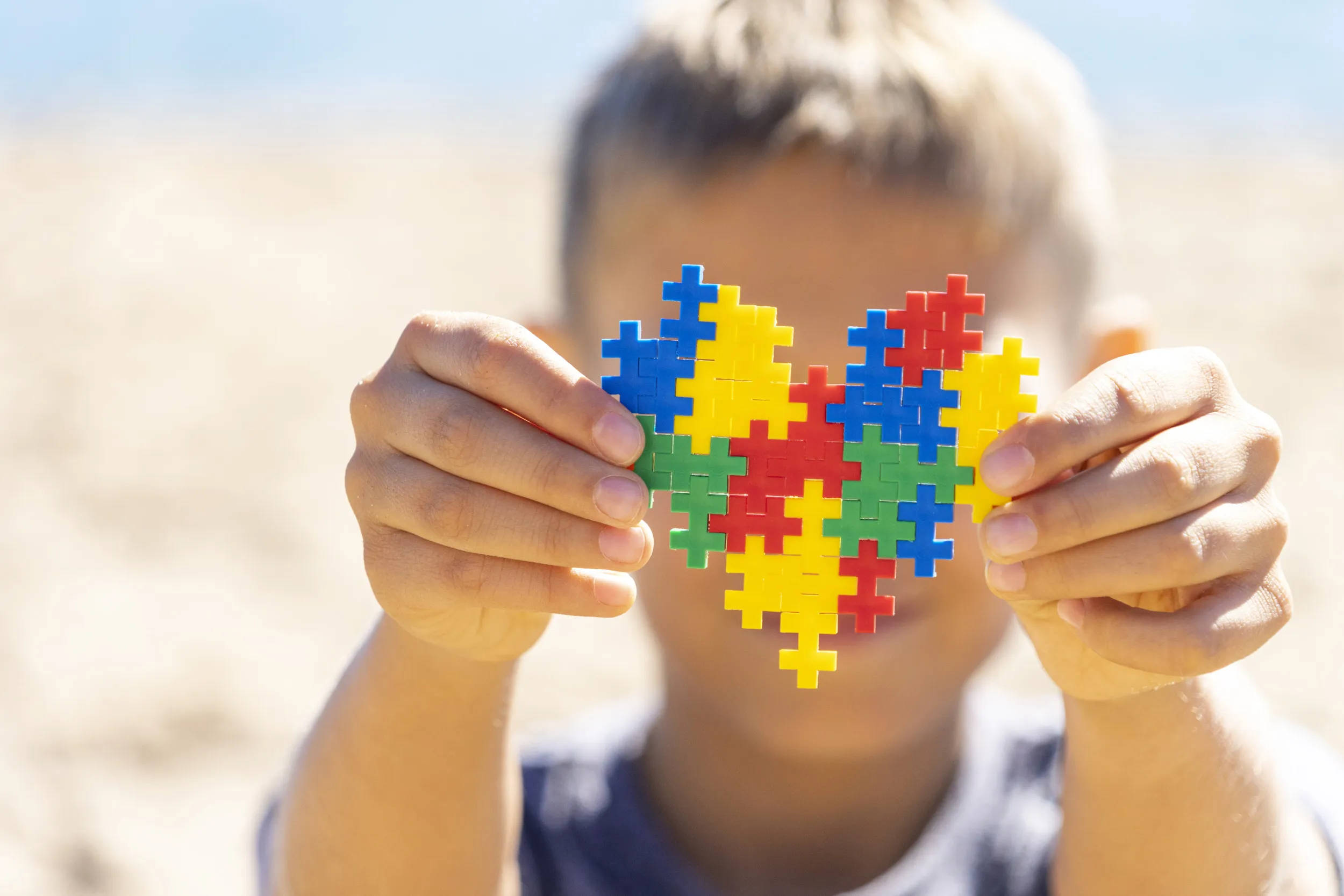 Otizm Nedir? Belirtileri, Nedenleri ve Tedavi Yöntemleri