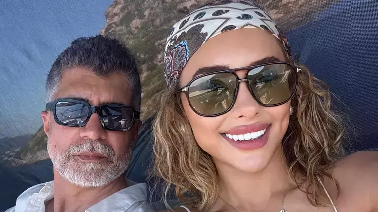 Özcan Deniz’in Eşinden Şok İddia: Kayınvalidem Bana Tekme Attı!