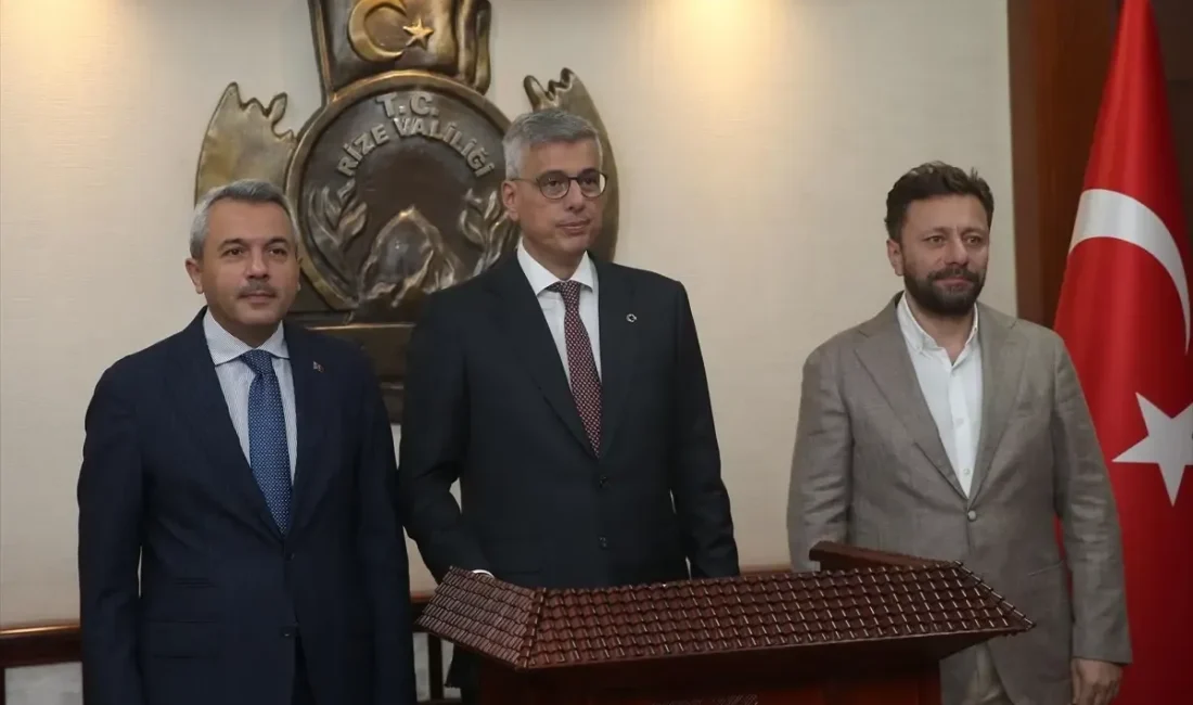 Sağlık Bakanı Kemal Memişoğlu, çeşitli temaslarda bulunmak üzere geldiği Rize’de