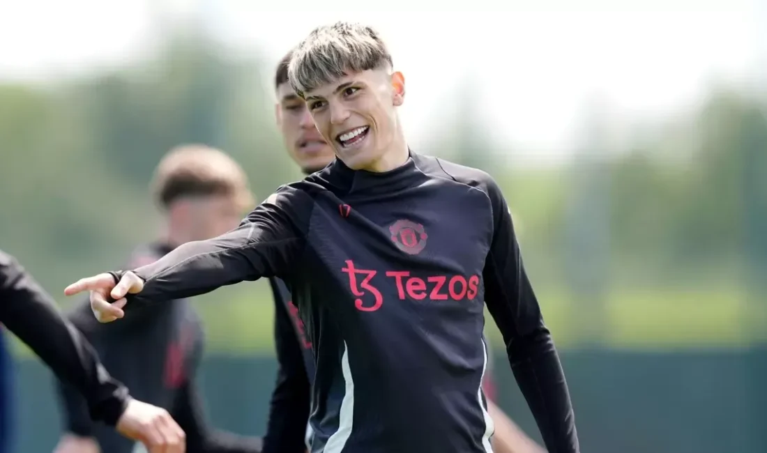 İngiltere Premier Lig ekiplerinden Chelsea, yaz transfer döneminde sürpriz bir
