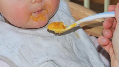 Leeds Üniversitesi araştırmacıları, süpermarketlerde satılan bebek maması ürünlerinin önemli bir