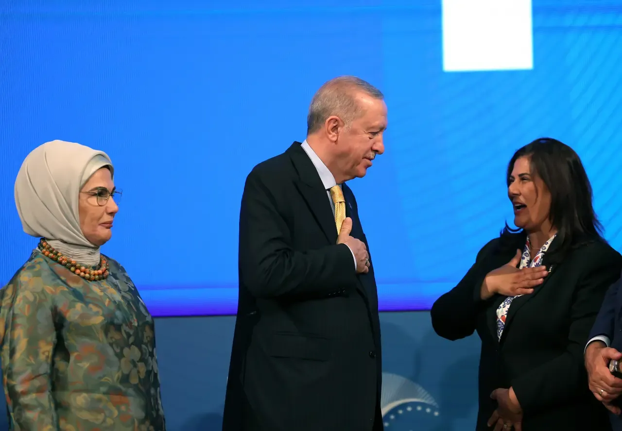 Topuklu Efe Kimdir? Özlem Çerçioğlu’nun Güçlü Hikayesi