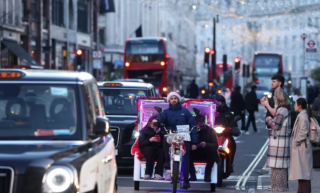 British households saved less in the July-to-September period of this