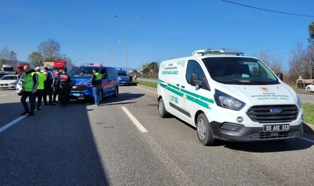 Samsun’un Çarşamba ilçesinde yolun karşısına geçmeye çalışan 70 yaşındaki vatandaşa