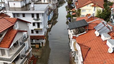 Türkiye’nin dört bir yanında etkili olan şiddetli fırtına ve sağanak