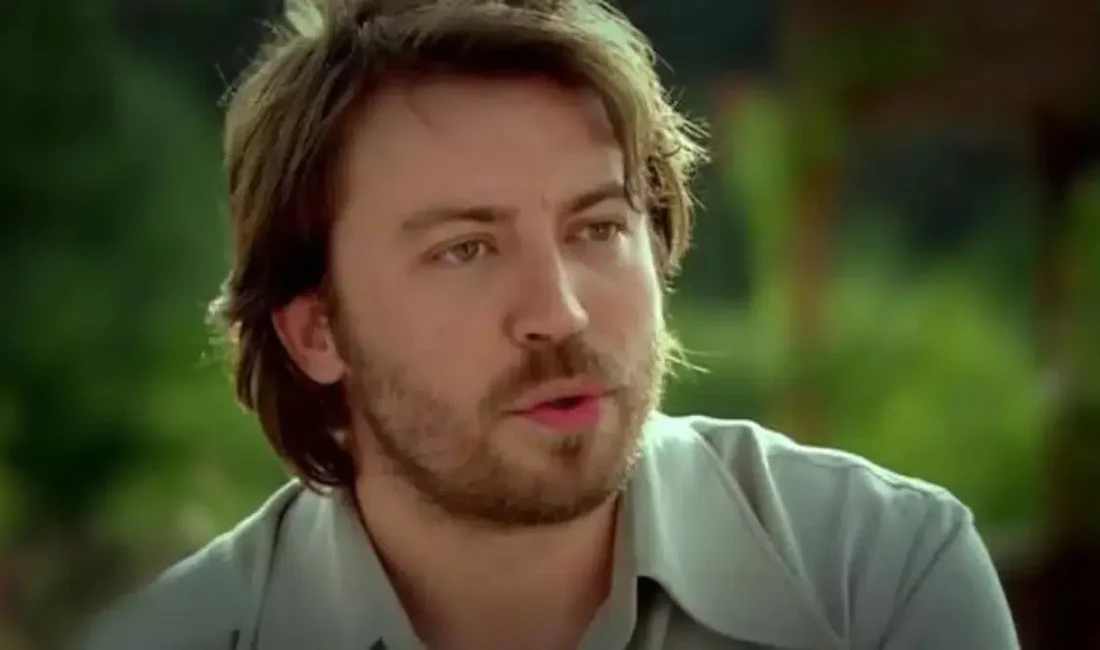 Ünlü oyuncu Tolga Güleç’in evlilik yolunda ilk adımı atarak nişanlandığı