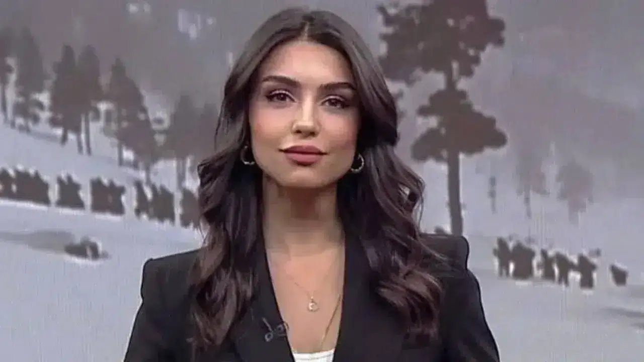 CNN Türk kanalının en dikkat çeken yüzlerinden biri olan Burçak