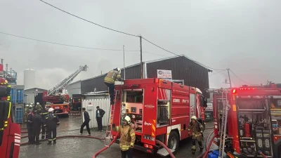 İstanbul Eyüpsultan’da çöp kovası, kömür üretimi ve araç tamiri yapılan