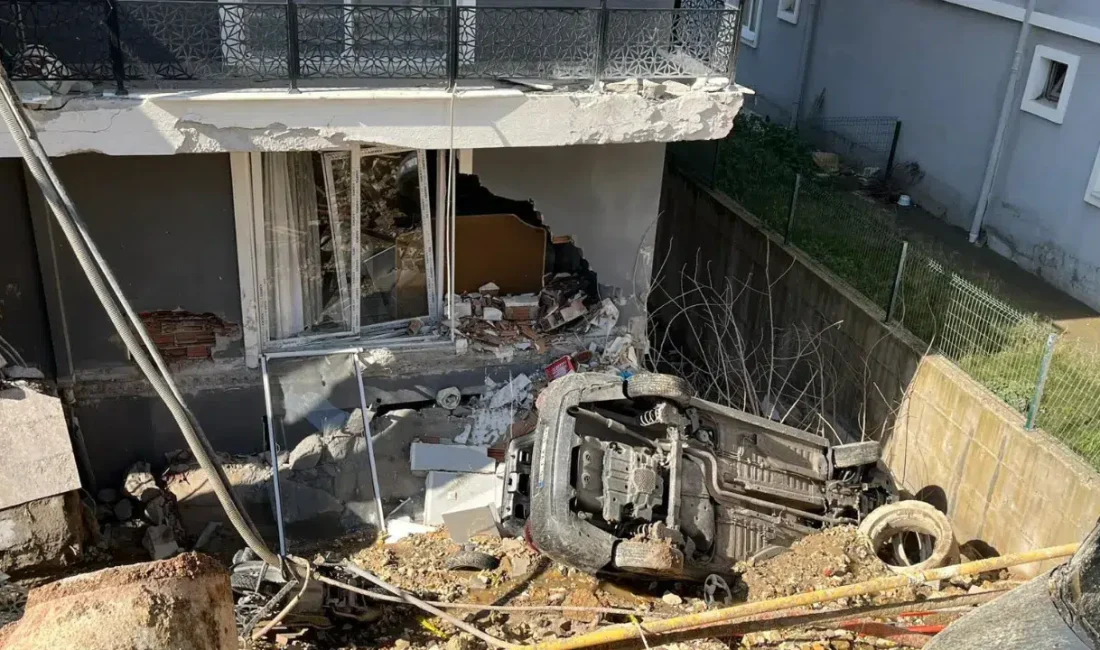 İzmir’in Menemen ilçesinde gece saatlerinde büyük bir gürültüyle çöken istinat