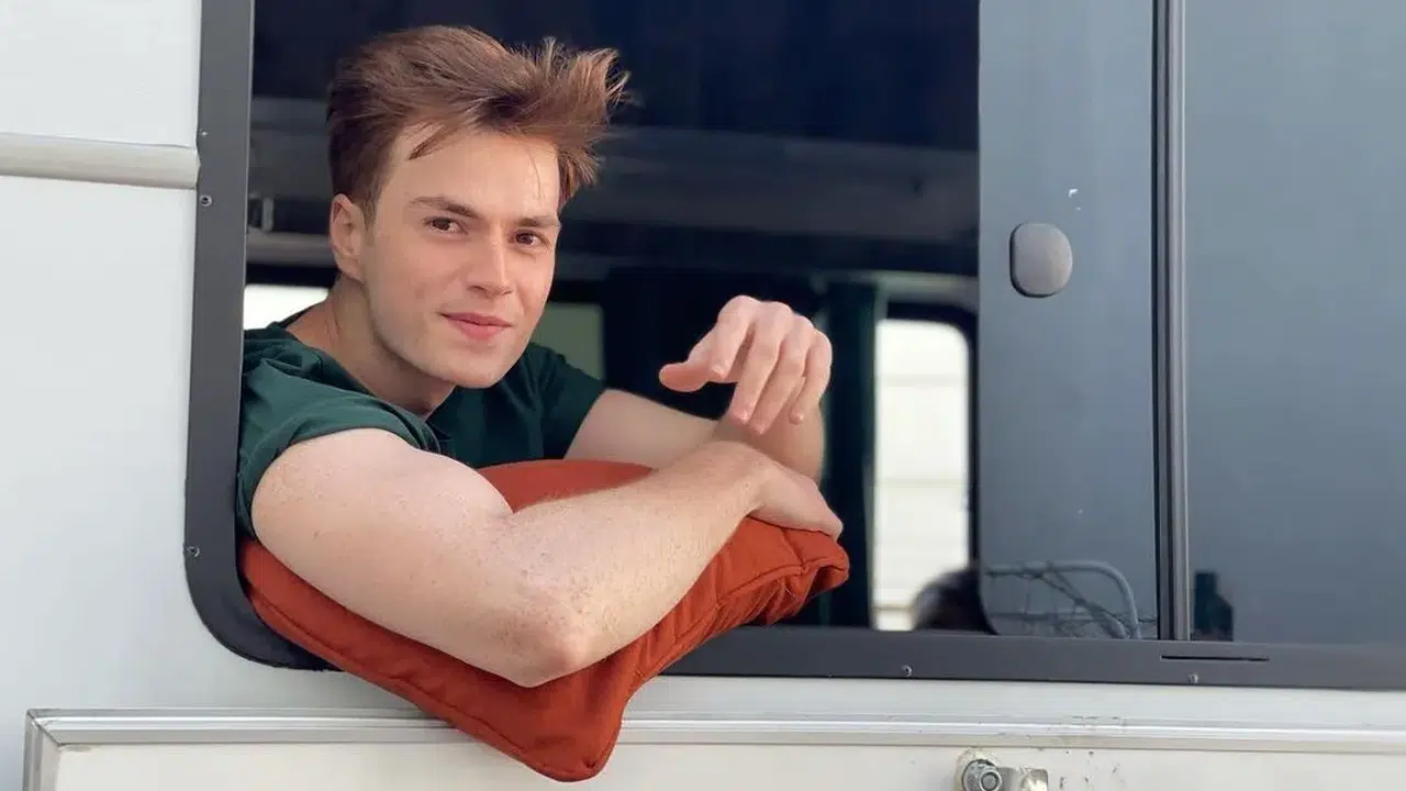 Ekranların başarılı genç yeteneklerinden Recep Usta yeni projesiyle izleyiciyi heyecanlandırdı.