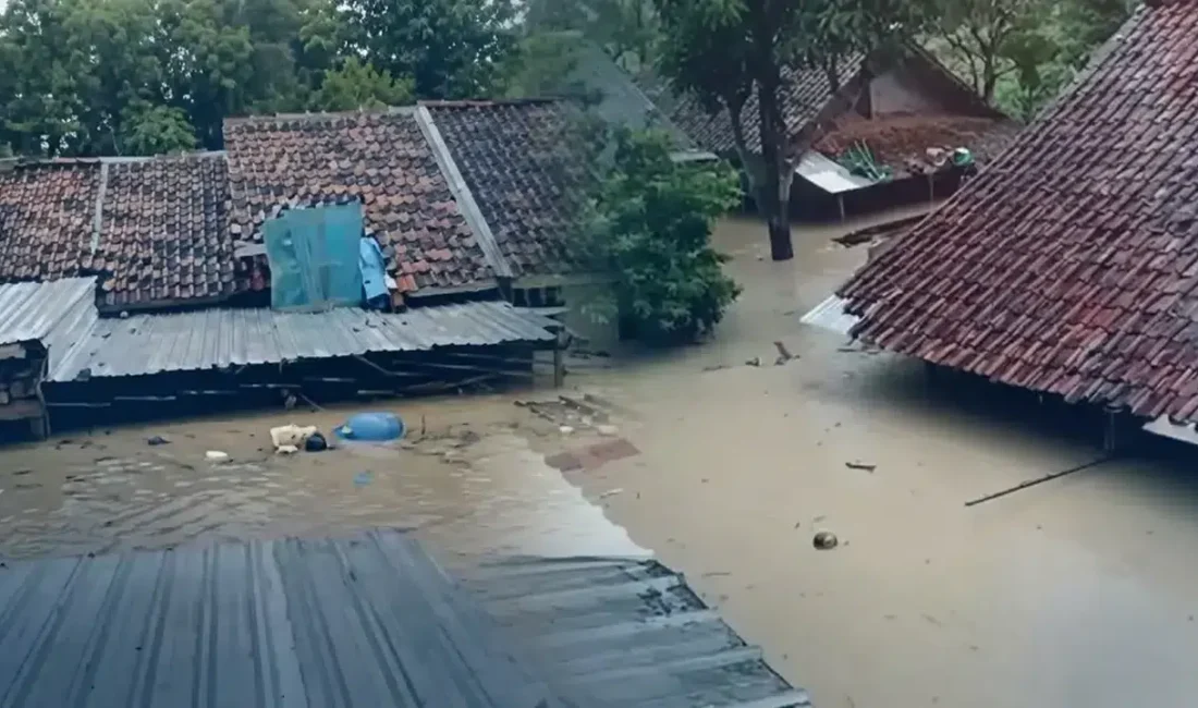 Endonezya’nın Batı Cava bölgesinde meydana gelen şiddetli sel felaketi sonrası