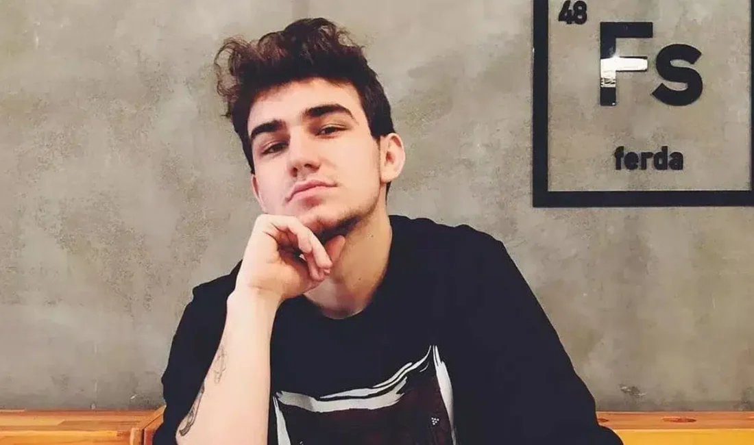 Sosyal medya dünyasının en popüler isimlerinden biri olan Berkcan Güven