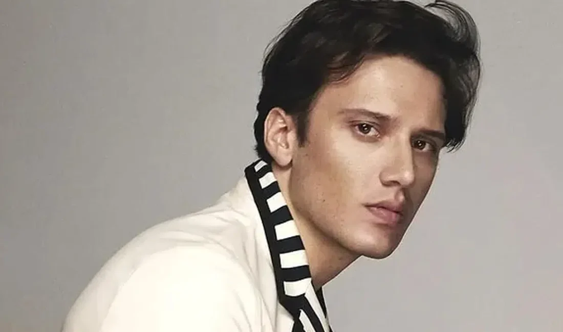 Türk pop müziğinin en popüler isimlerinden biri olan Edis Görgülü