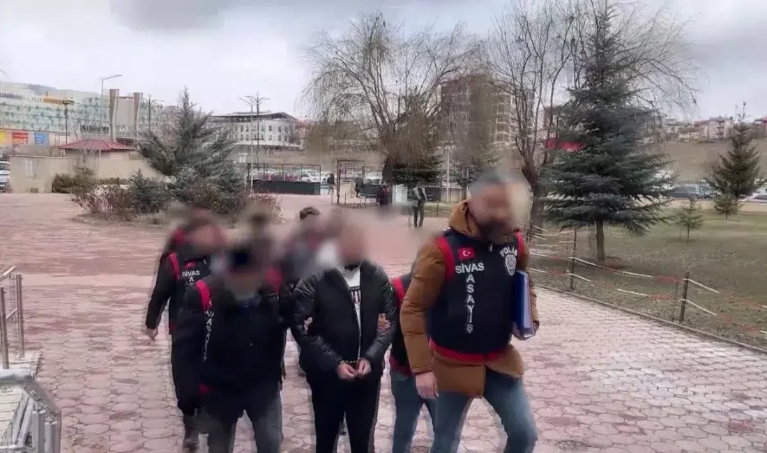 Sivas merkezli yürütülen nitelikli dolandırıcılık soruşturmasında, kendilerini mülk sahibi gibi