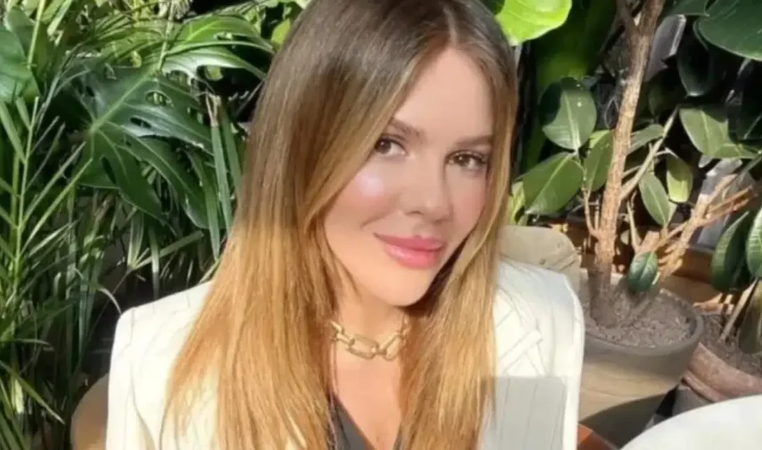 Televizyon haberciliğinin sevilen simalarından Merve Dinçkol Şerifoğlu, son günlerde hem