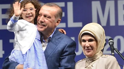Türkiye Cumhuriyeti Cumhurbaşkanı Recep Tayyip Erdoğan yeni yaşını kutlarken milyonlarca