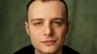 14 Nisan 1996 tarihinde dünyaya gelen ve oyunculuk yeteneğiyle kısa