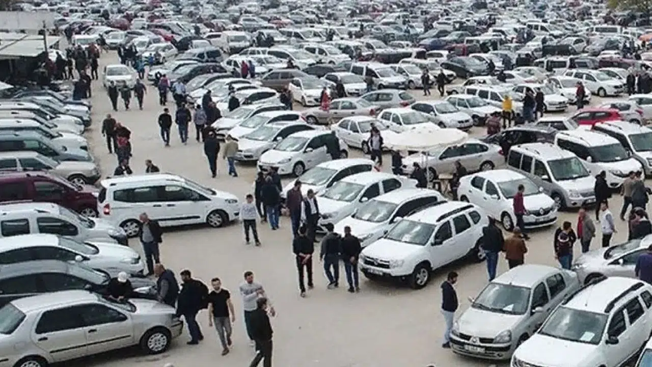 İkinci el otomobil piyasasında talep bıçak gibi kesilirken fiyatlardaki değişim