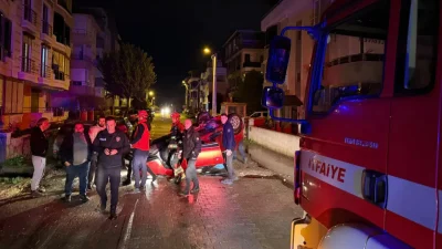 Balıkesir’in Edremit ilçesinde meydana gelen feci trafik kazasında, direksiyon hakimiyetini