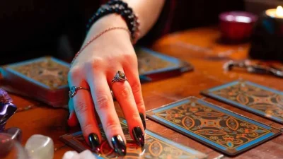 27 Şubat 2026 tarihli astroloji gündeminde kartlar yeniden karıldı ve