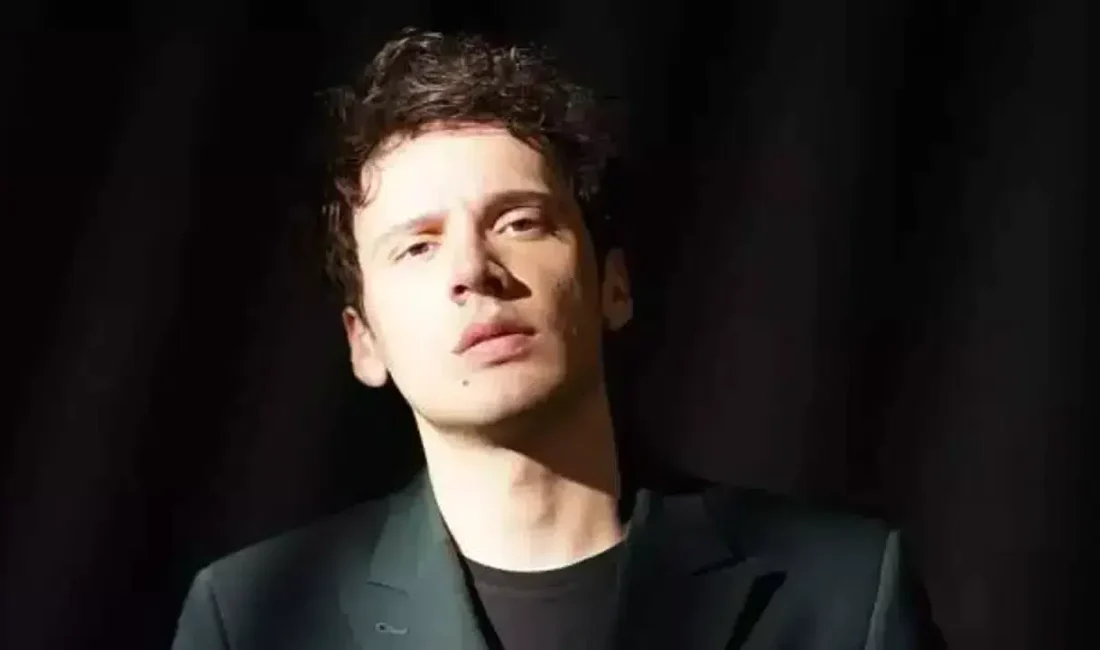 Pop müziğin yıldız ismi Edis Görgülü’nün gözaltına alındığı yönündeki söylentiler