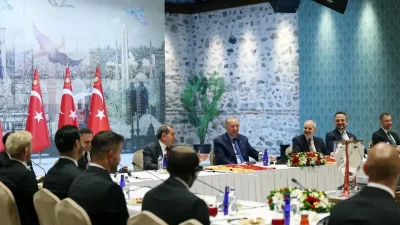 Galatasaray’ın başarılı futbolcusu Gabriel Sara, şampiyonluk kutlamaları kapsamında Cumhurbaşkanlığı Külliyesi’nde