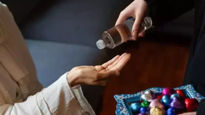 Başarılı oyunculuk performansı ve yer aldığı iddialı projelerle adından sıkça