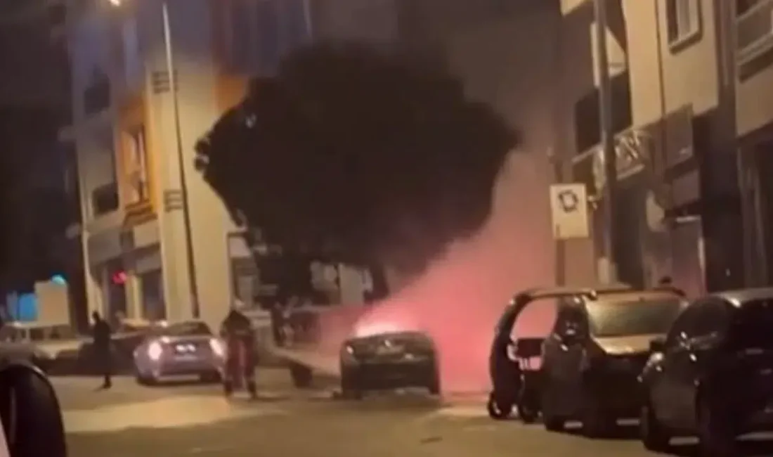 Çanakkale’nin Kepez beldesinde gece yarısı alevlere teslim olan otomobil adeta