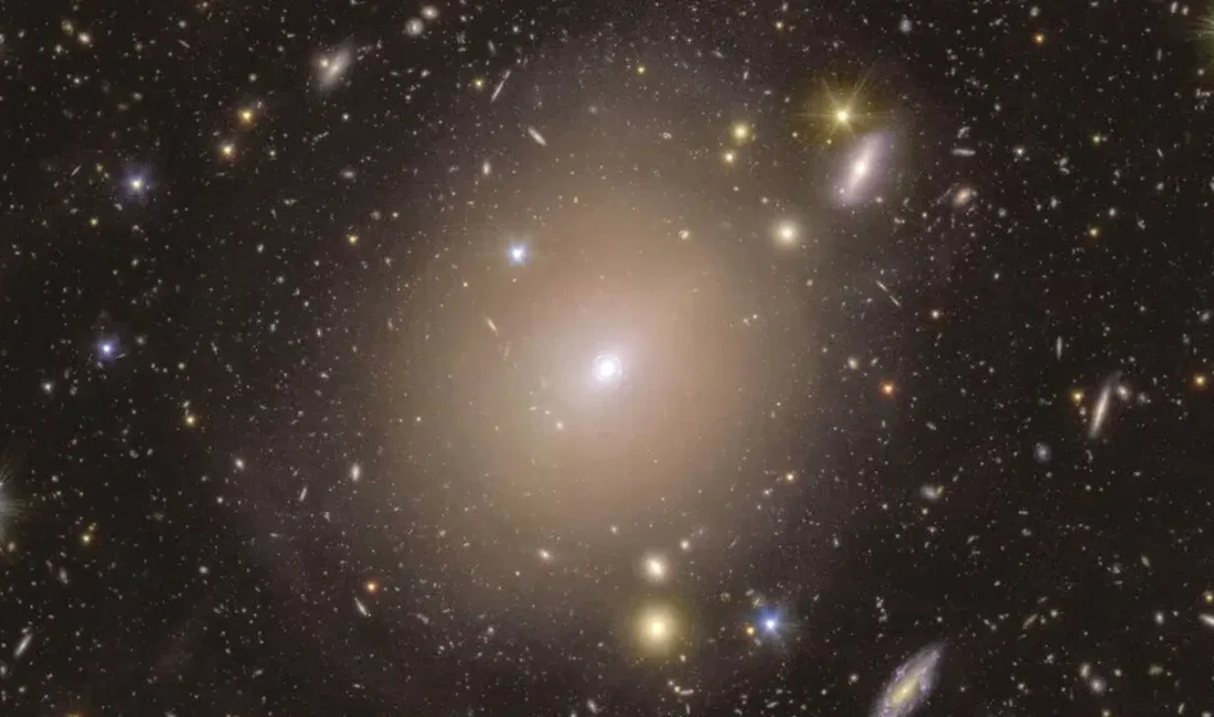 Gökbilimciler evrenin en büyük sırlarından birini araladı ve neredeyse tamamen