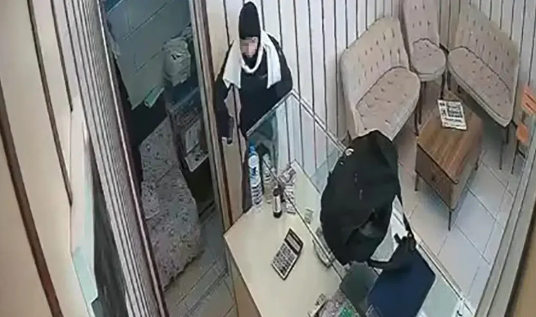 Malatya’da güpegündüz bir kuyumcuya giren şahıs, gerçekleştirmek istediği soygun girişiminde