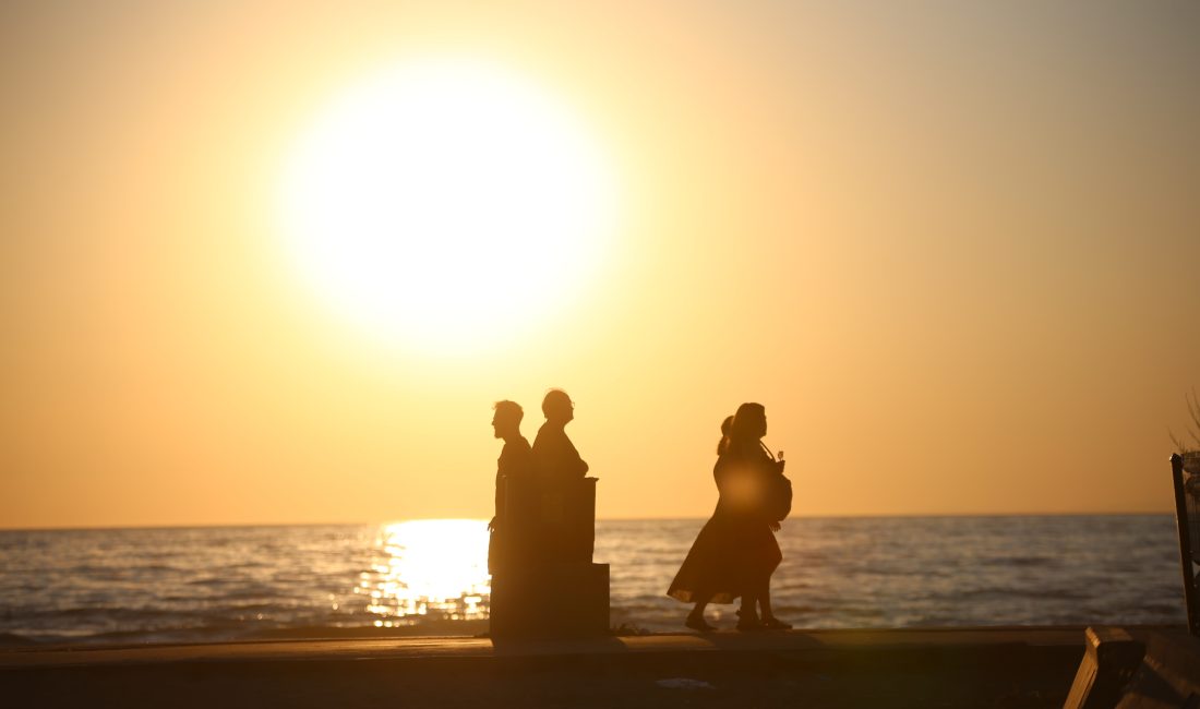 Türkiye genelinde etkili olan ve şubat ortasında nisan sıcaklıklarını aratmayan