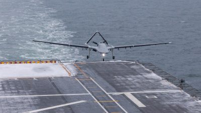 NATO’nun Steadfast Dart 2026 tatbikatı kapsamında TCG ANADOLU gemisinde konuşlanan