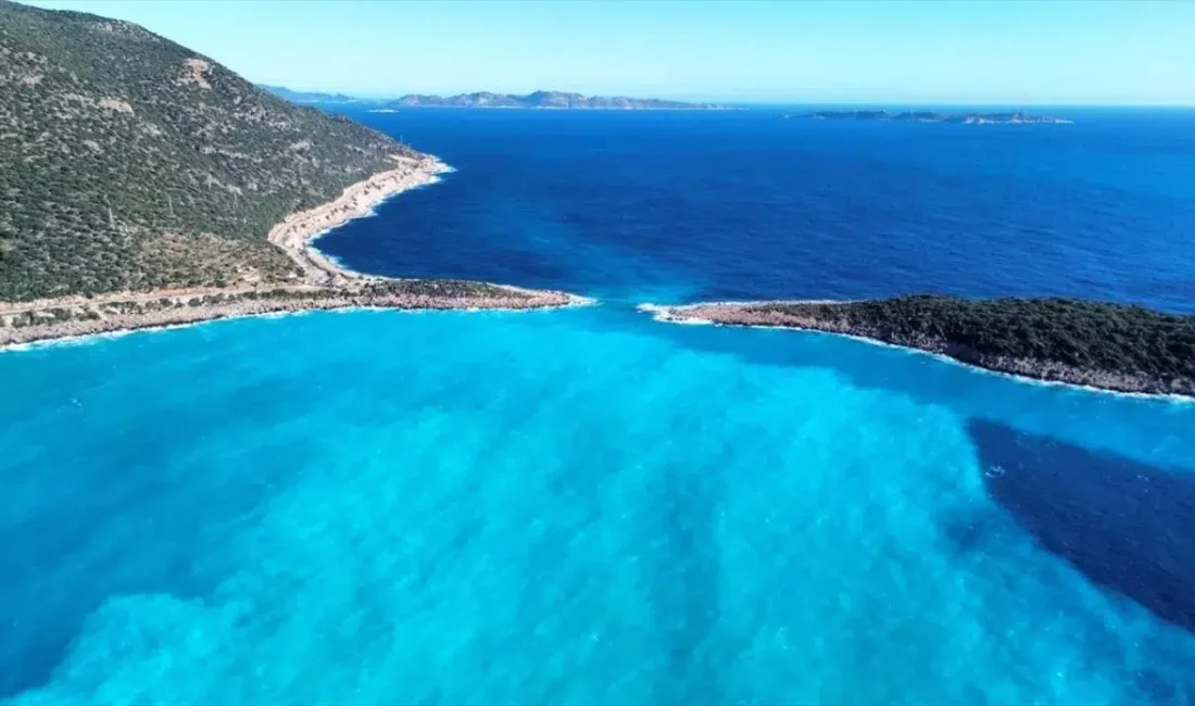 Antalya’nın Kaş ilçesinde yer alan dünyaca ünlü Kaputaş Plajı, bölgede