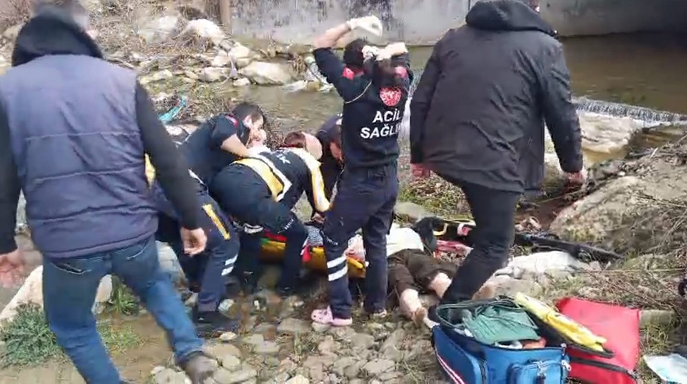 Sinop’un Erfelek ilçesinde etkili olan şiddetli fırtına, üzerinde fotoğraf çektiren