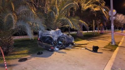 İstanbul Kartal’da sürücüsünün direksiyon hakimiyetini kaybettiği otomobilin park halindeki üç