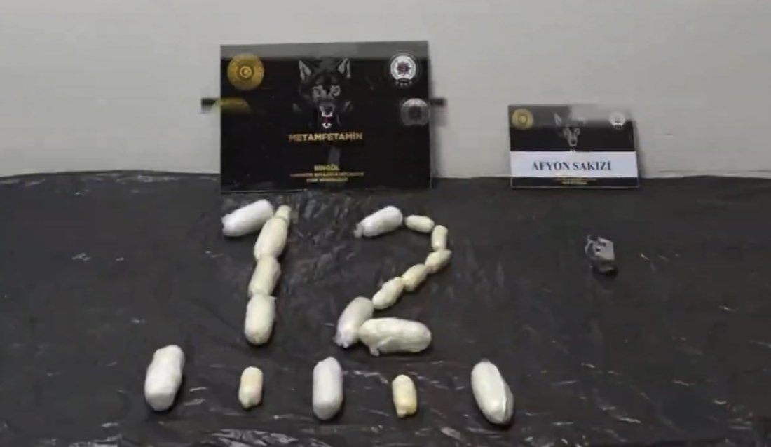 Bingöl’de polisin dikkati sayesinde durdurulan iki şüphelinin vücudundan çıkan uyuşturucu