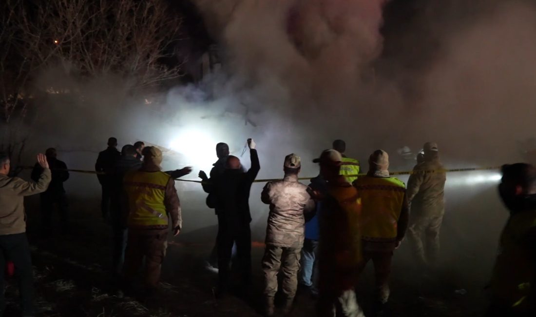 Gümüşhane’nin Kale köyünde üç katlı bir binada çıkan yangın büyük