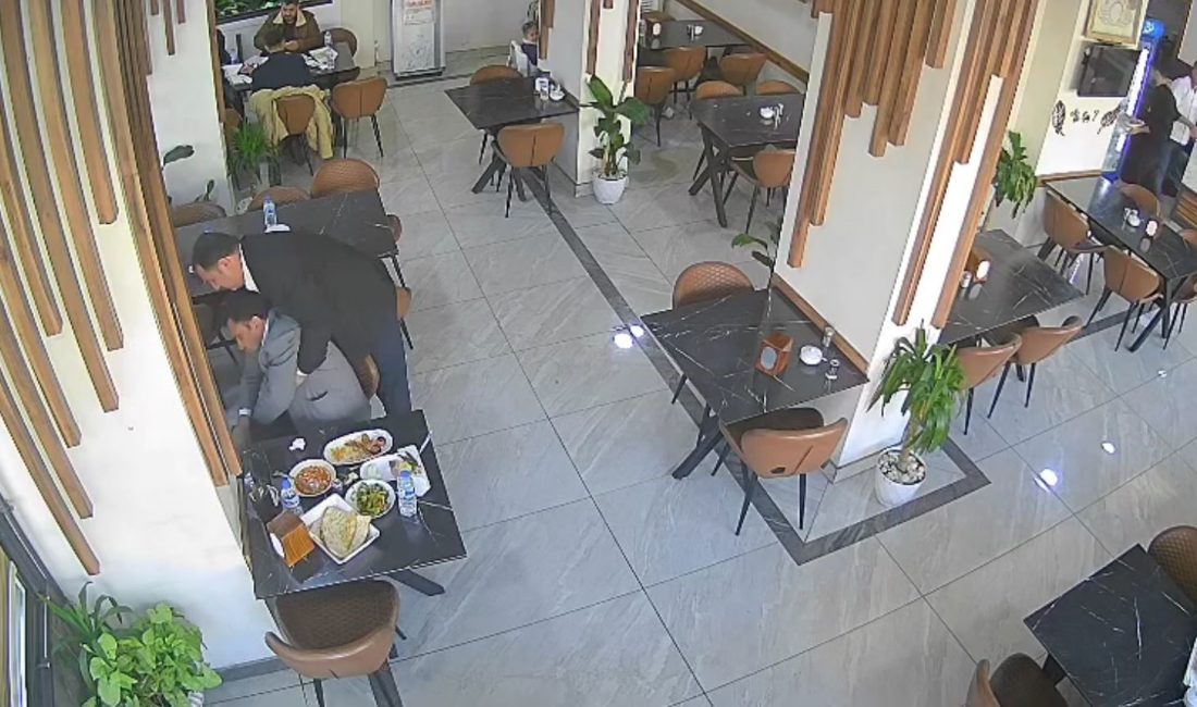 Gaziantep’te bir lokantada yemek yediği esnada boğazına kaçan tek bir