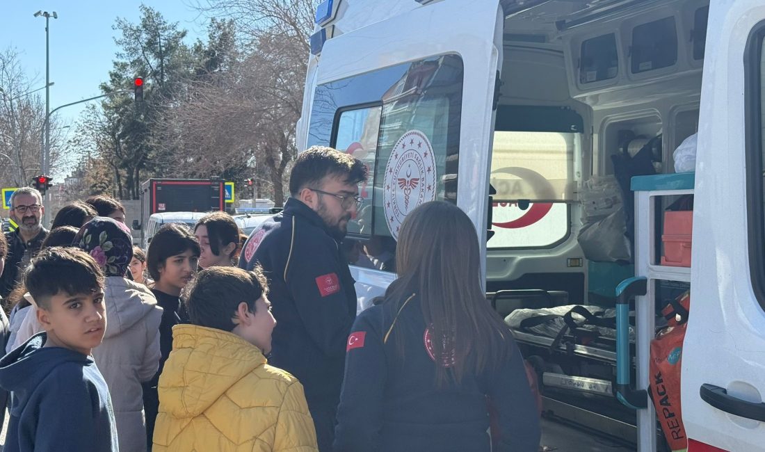 Diyarbakır’ın Yenişehir ilçesinde bir öğrencinin dışarıda bulduğu cıvayı okula getirmesiyle