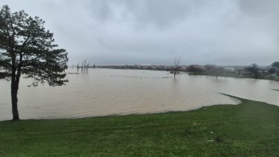 Edirne’nin Küplü beldesinde Meriç Nehri’nin suları yerleşim yerlerine 25 metreye
