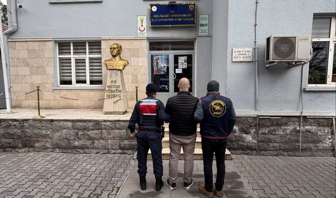 Kayseri İl Jandarma Komutanlığı ekiplerinin titiz takibi sonucunda hakkında uyuşturucu