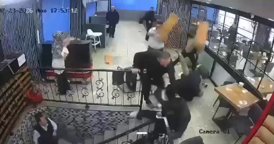 Bursa’nın Osmangazi ilçesinde bulunan bir kafede çıkan sözlü tartışma kısa