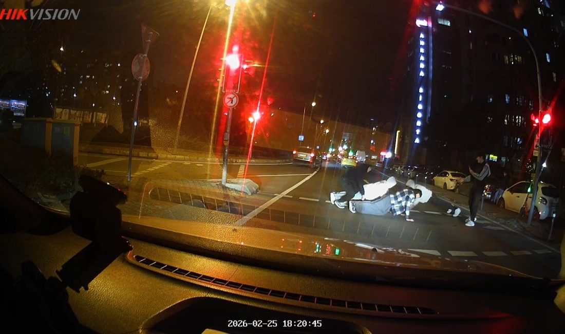 İstanbul Üsküdar’da akşam saatlerinde kaydedilen görüntüler sosyal medyada geniş yankı