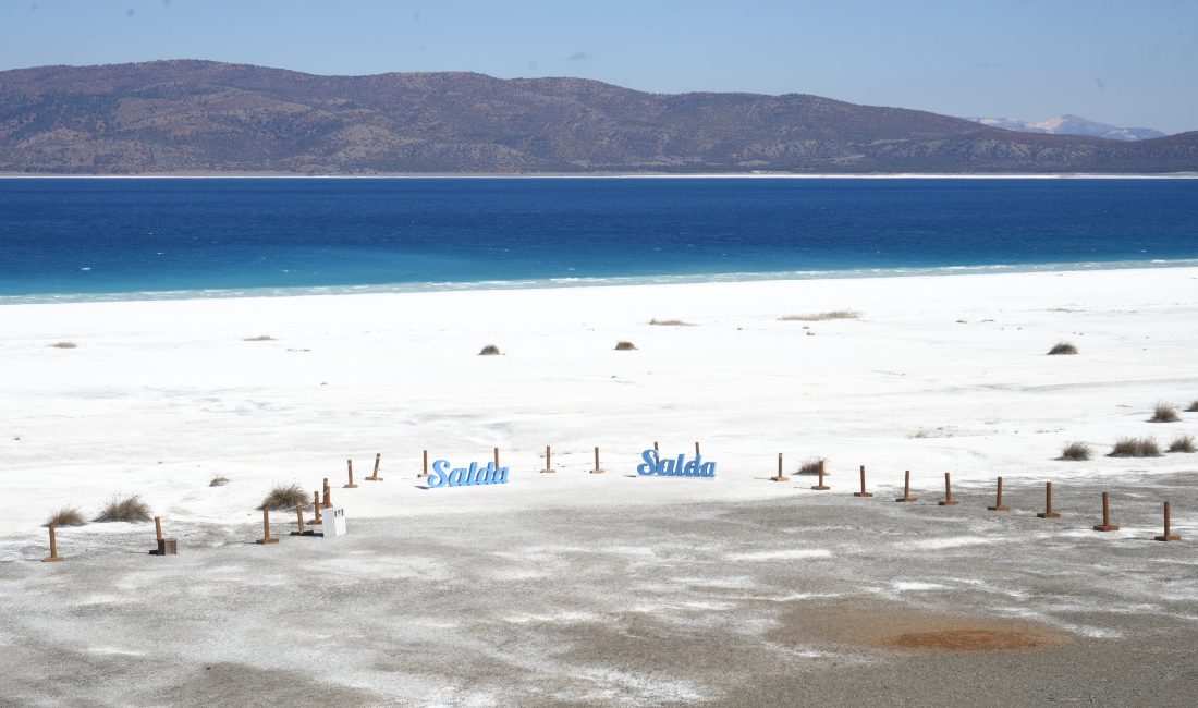 Burdur’un Yeşilova ilçesinde yer alan ve eşsiz turkuaz rengiyle büyüleyen