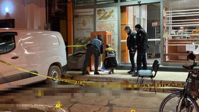 Kocaeli’nin İzmit ilçesinde iftar heyecanının yaşandığı dakikalarda bir fırının önünde