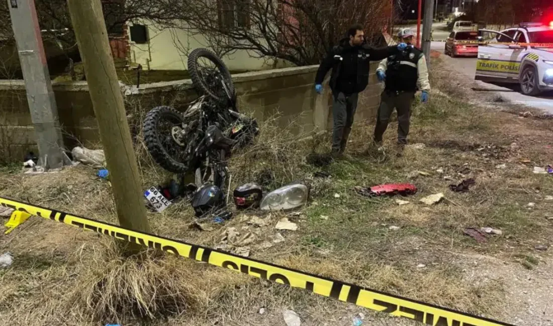 Yozgat’ın Sorgun ilçesinde meydana gelen feci trafik kazasında otomobil ile