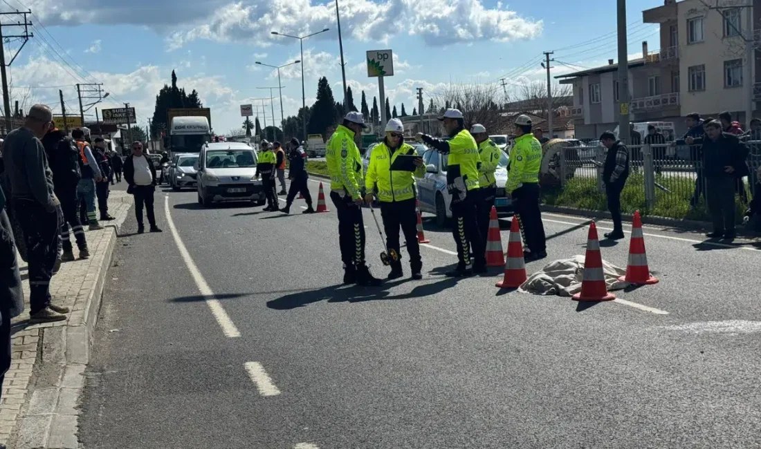 İzmir’in Torbalı ilçesinde meydana gelen korkunç kazada, yolun karşısına geçmeye