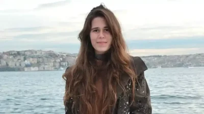 İzmir’in Çeşme ilçesinde belediye başkanı Lal Denizli’nin uyuşturucu soruşturması kapsamında